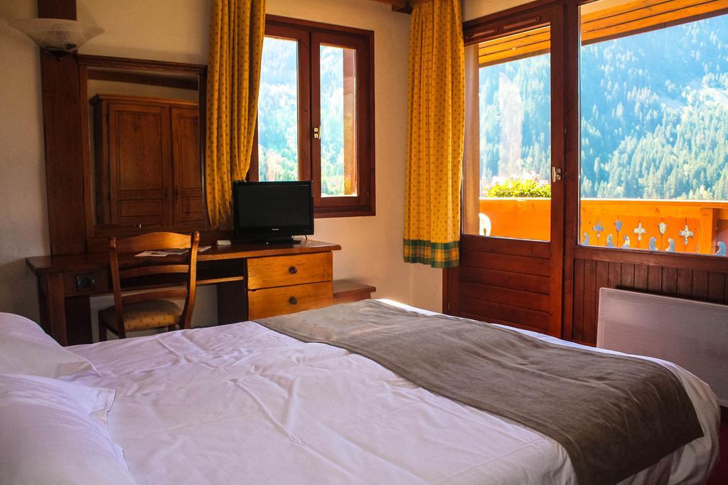 Hotel Ancolie - Champagny En Vanoise La Plagne Bagian luar foto